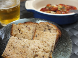 シナモン香るレーズンナッツブレッド 写真