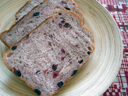 ベリーベリー食パン 写真